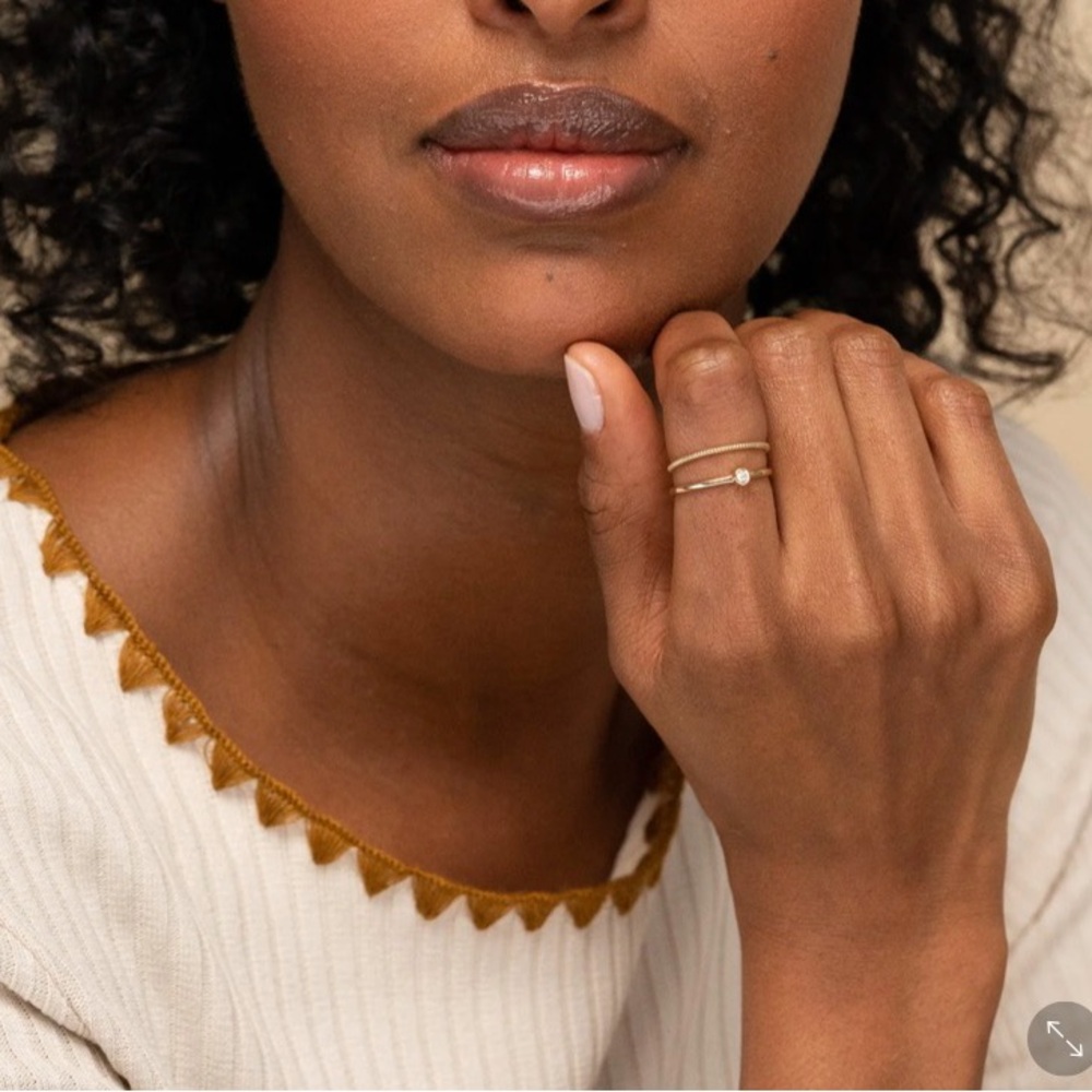 Mejuri Gold Twisted Ring - Picture 2 of 6
